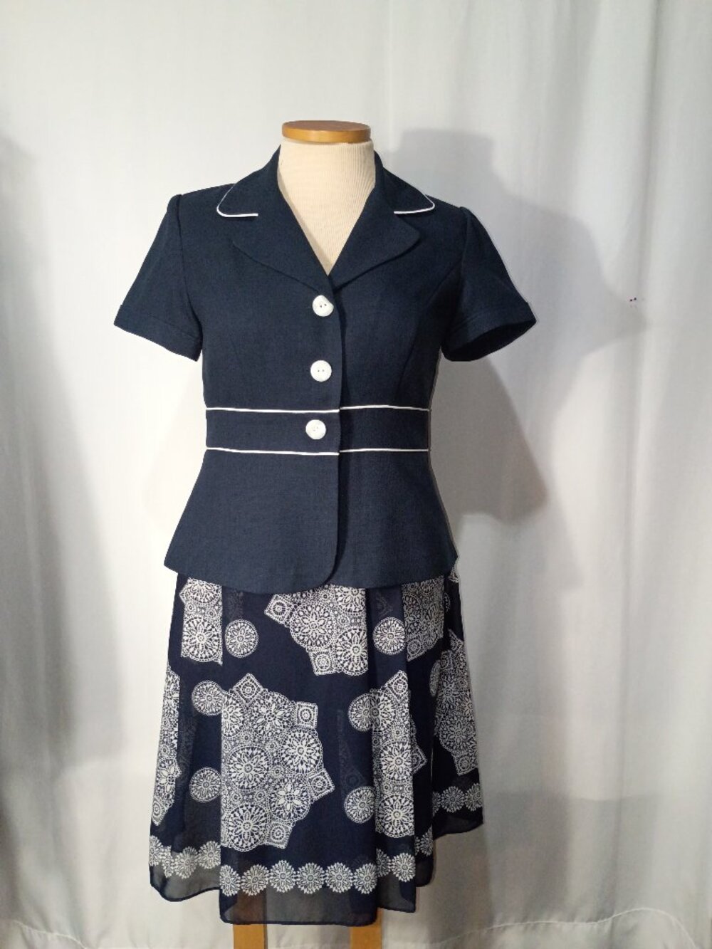 Studio 1 skirt and jacket set navy blue and white size 12